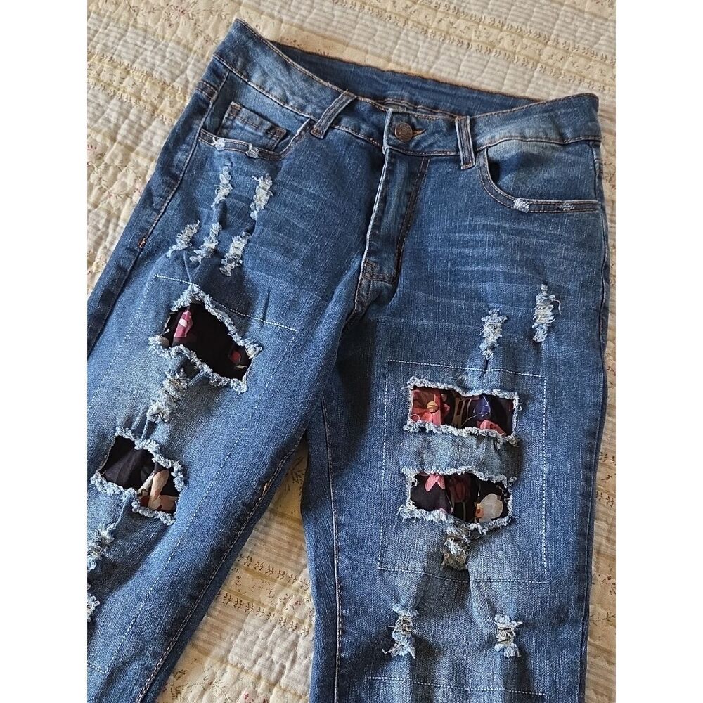 ASTYLISH Floral Patch Distressed Boyfriend Skinny Jeans, Size S BEACH PARTY! - Picture 11 of 13